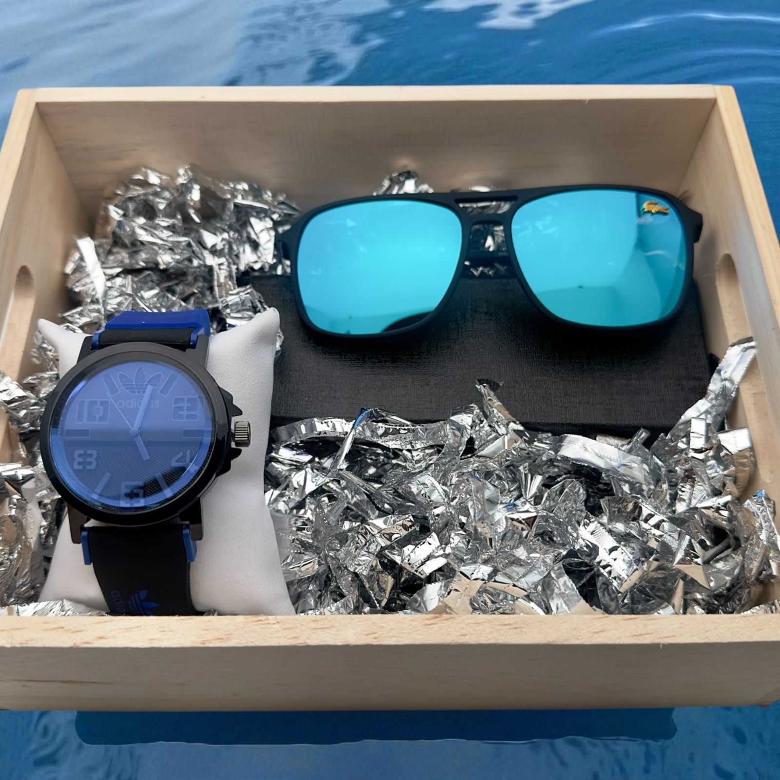 COMBO RELOJ ADIDAS R2 + GAFAS - Imagen 2